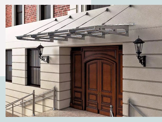 Металлические козырьки от 624 руб. в Курганинске